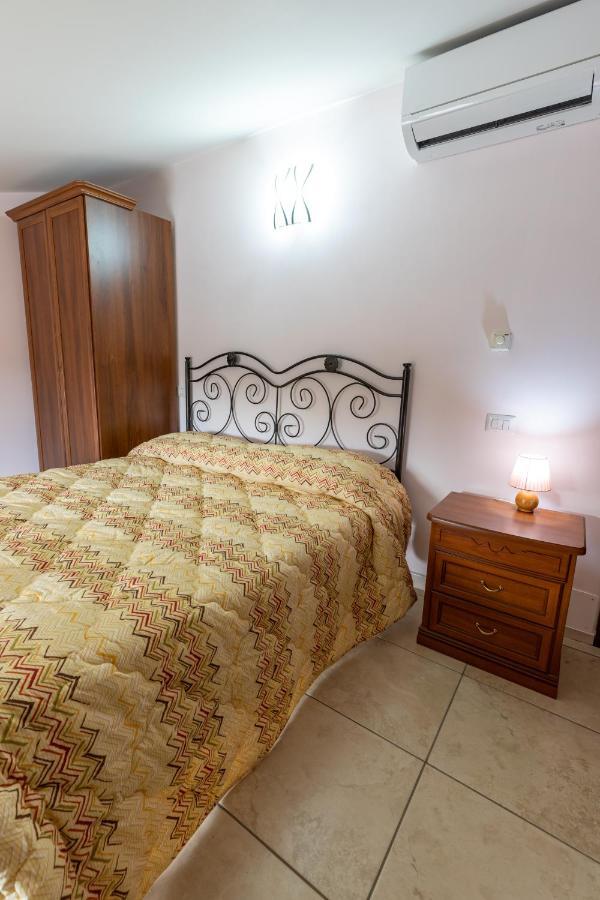 Il Contado B&B Castel Sant'Elia Luaran gambar