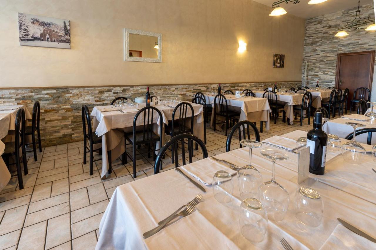 Il Contado B&B Castel Sant'Elia Luaran gambar