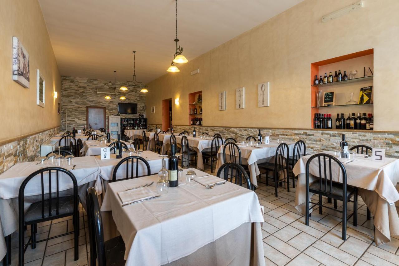 Il Contado B&B Castel Sant'Elia Luaran gambar